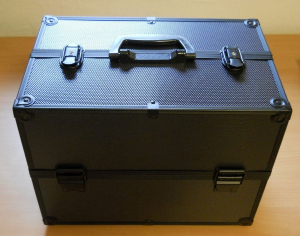 Großer Aluminium Kosmetikkoffer