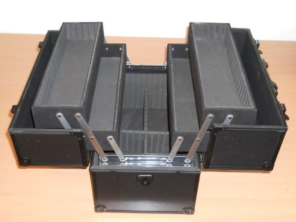 Großer Aluminium Kosmetikkoffer
